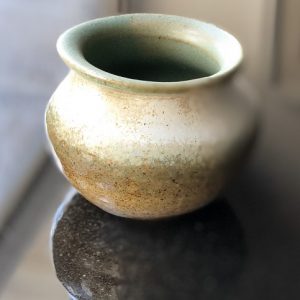 伯爵绿瓷瓶