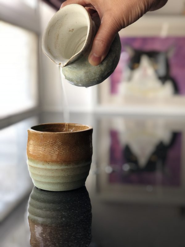 淡绿清酒壶